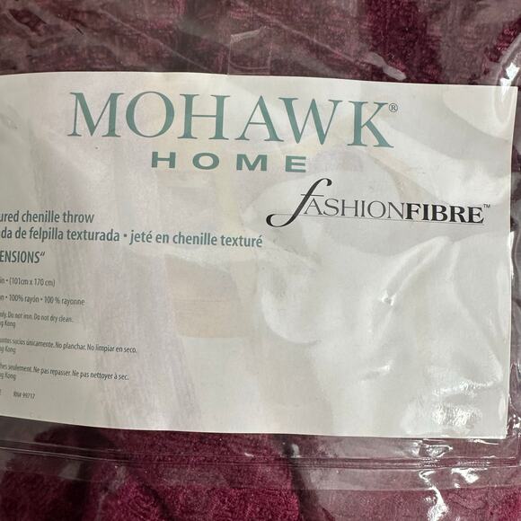 Mohawk Home Textured Chenille Throw Blanket 40x67" Cranberry Red 100% Rayon New - Picture 2 of 7